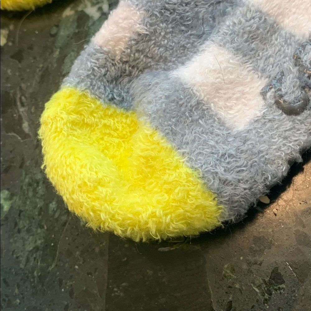 🌹Beekman 1802 Limited Edition Fuzzy Socks - Soft & Cozy Moisture Lock Socks •